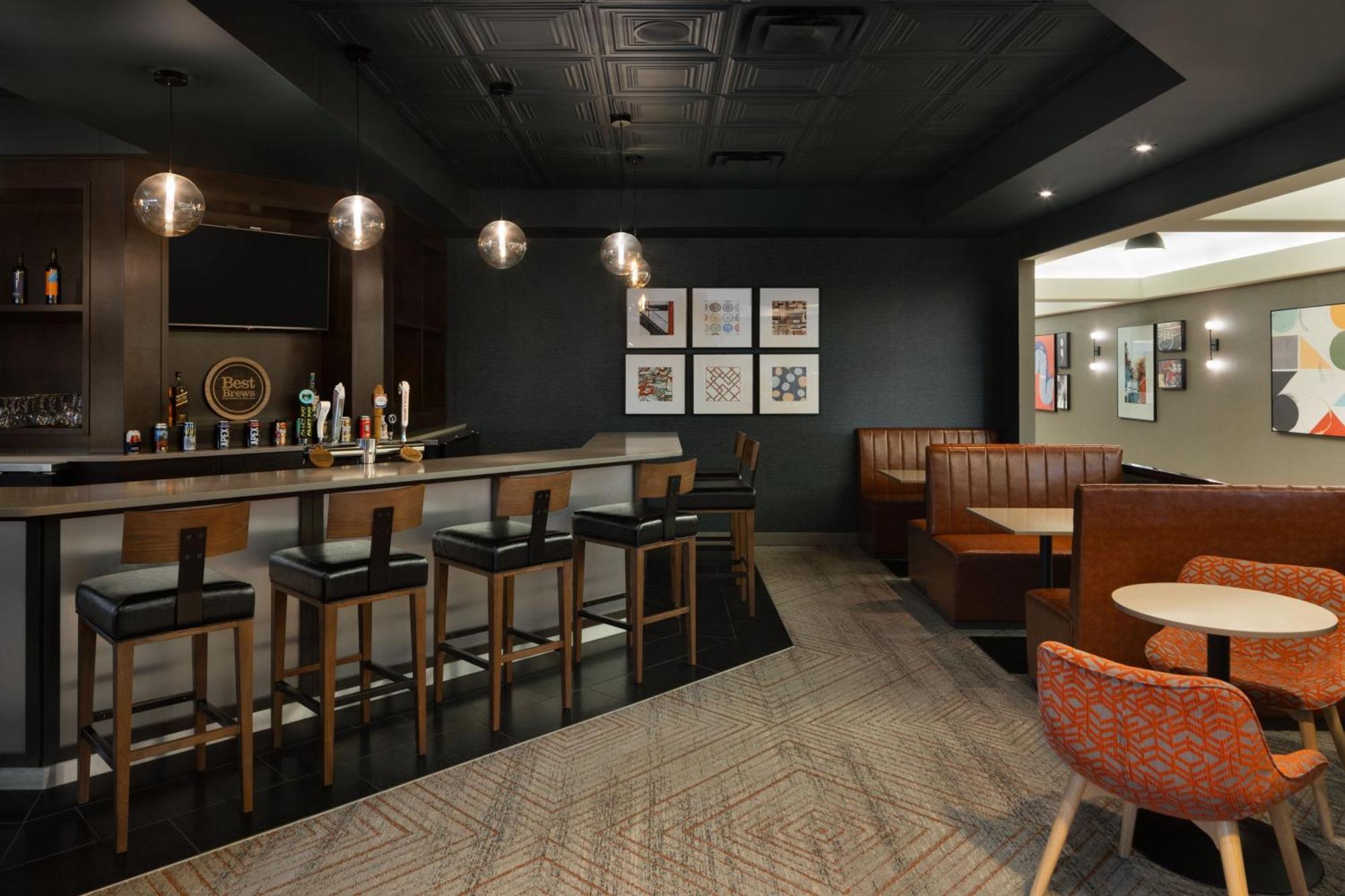 Four Points By Sheraton Edmonton South Extérieur photo